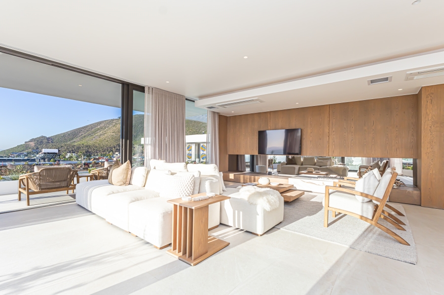 To Let 4 Bedroom Property for Rent in Fresnaye Western Cape